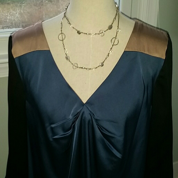 Beautiful Color Block Blouse - Picture 2 of 6