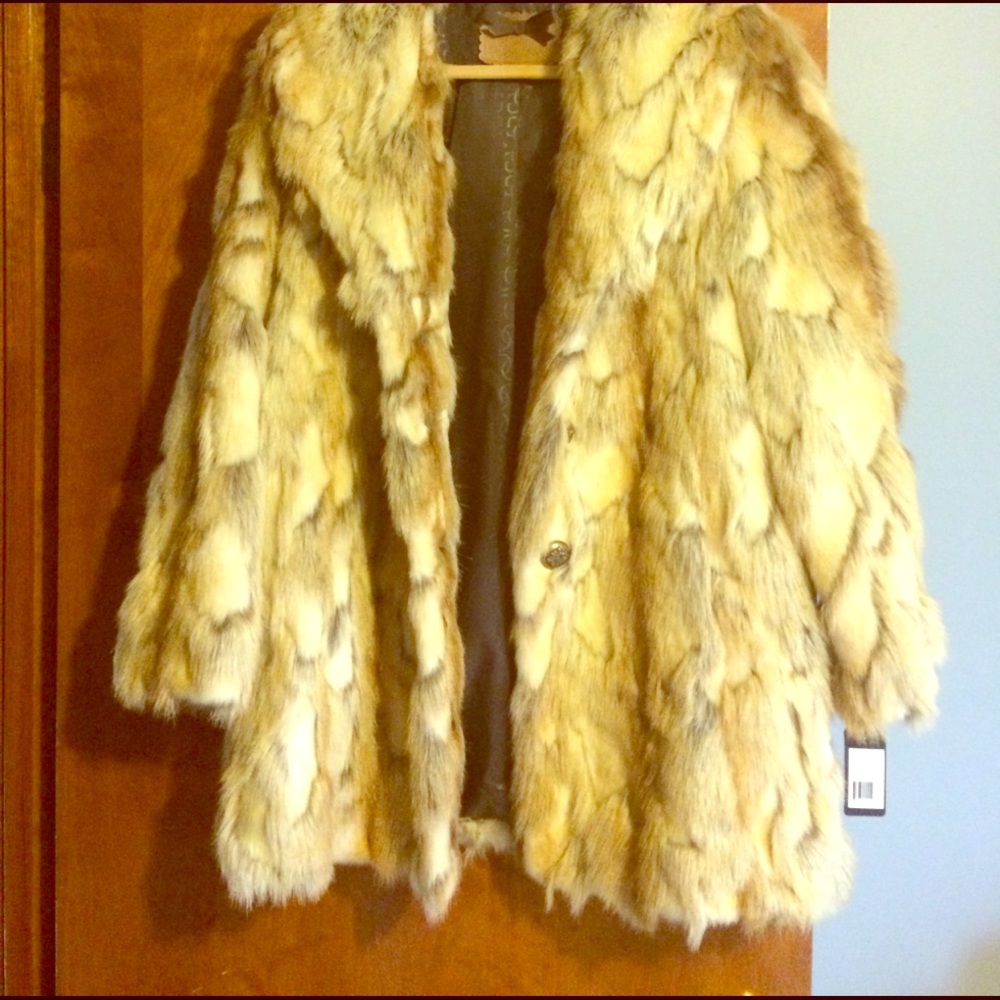 NWT - SOFT FUR guess coat
