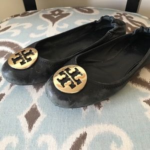 Tory burch reva flat, black with gold