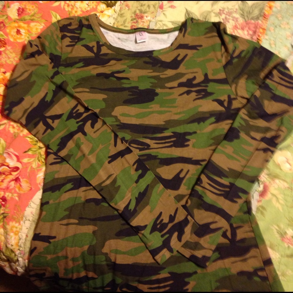 Camo long sleeve tee