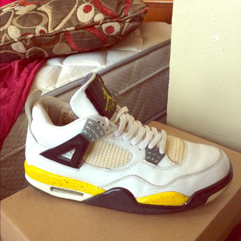 Retro Jordan tour yellow IV