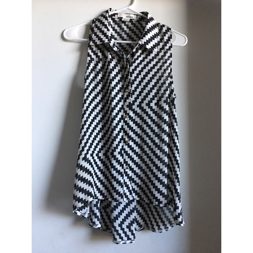 Cute, button up, chevron, black and white blouse!