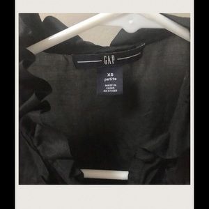 Gap black sleeveless top