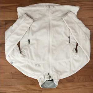 Mountain hard wear  size small