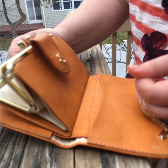 ✨Vintage Leather Wallet ✨ - Picture 2 of 6