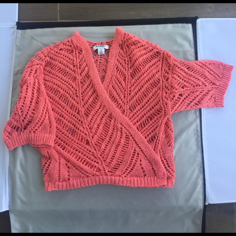 ❇️‼️MOVING CLEARANCE‼️❇️Coral crochet shrug