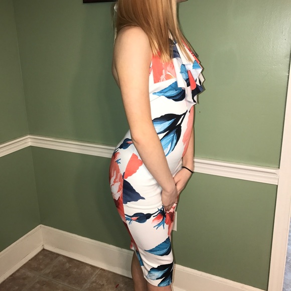 Host Pick 🎉🎉Floral print ruffle halter dress - Picture 5 of 6