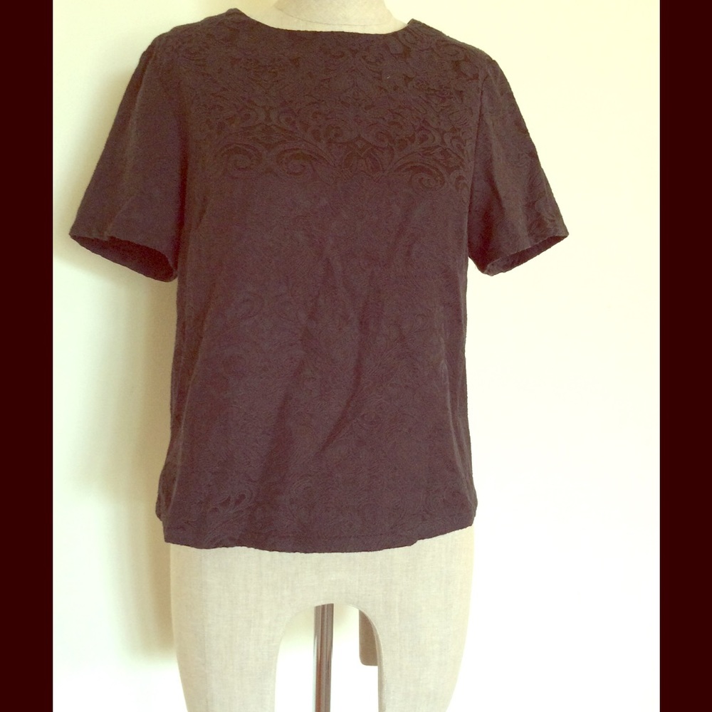 Brocade tee with back zipper