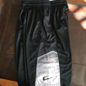 Nike Dri Fit Elite basketball shorts men's Medium