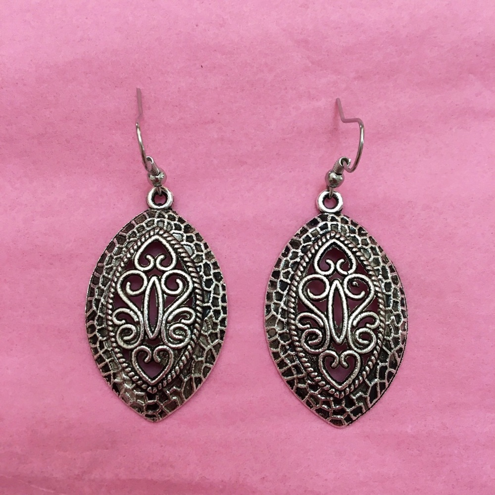 ONE LEFT Nina Earrings - Picture 1 of 5