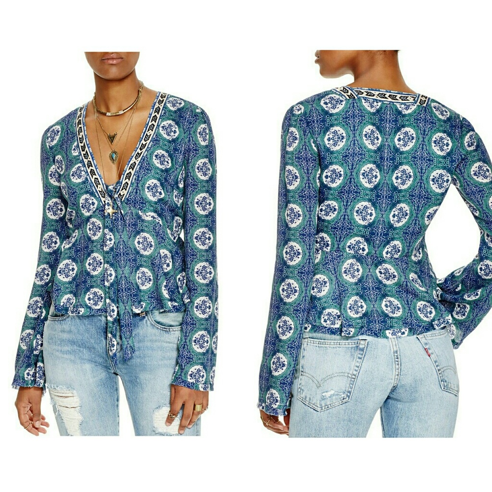 New! Free People V-neck Tie-front Bell Sleeve Top - Picture 2 of 4