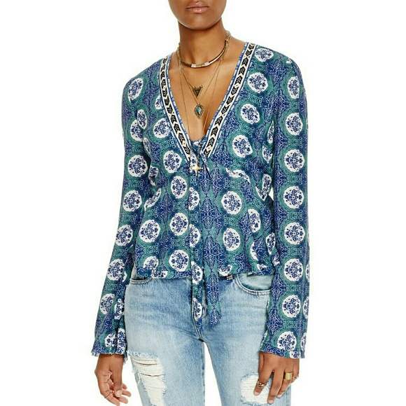 New! Free People V-neck Tie-front Bell Sleeve Top - Picture 3 of 4