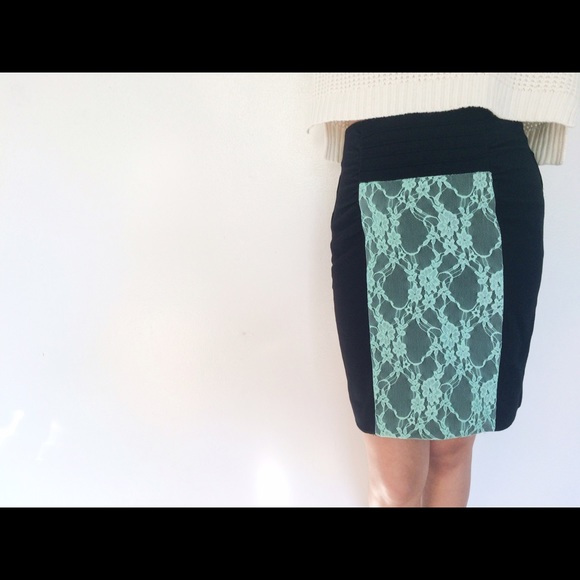 Mint Lace Black Midi Skirt - Picture 3 of 3