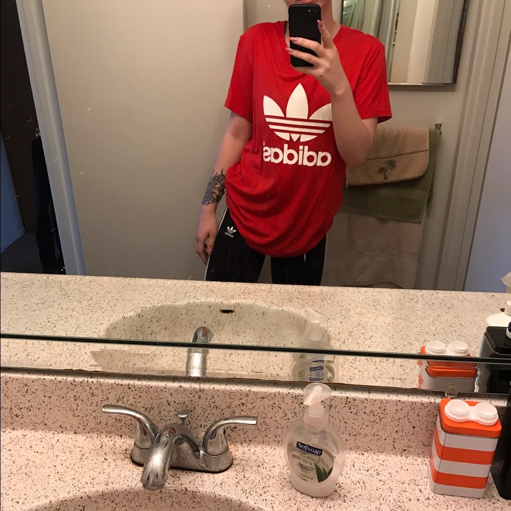 Adidas T