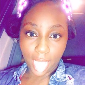 Meet your Posher, Curtisha