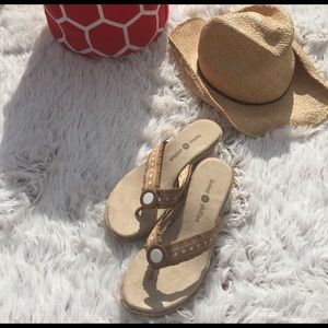 Lindsay Phillips tan switch flops wedges