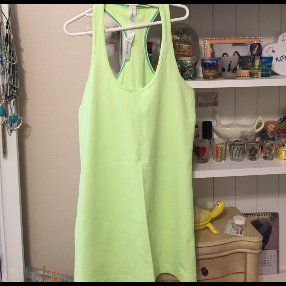 Lululemon tank