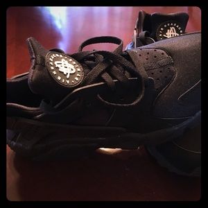 Black Nike Huraches. Size 8.