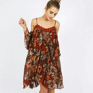 Red off-shoulder Sweet Jane Pleated Floral dress