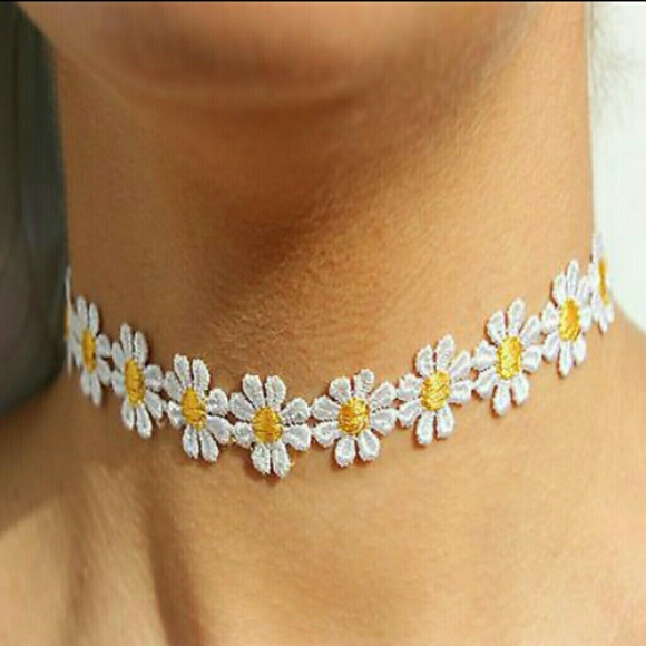 Daisy choker - Picture 1 of 2