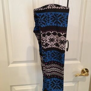 Plush lined leggings with winter pattern