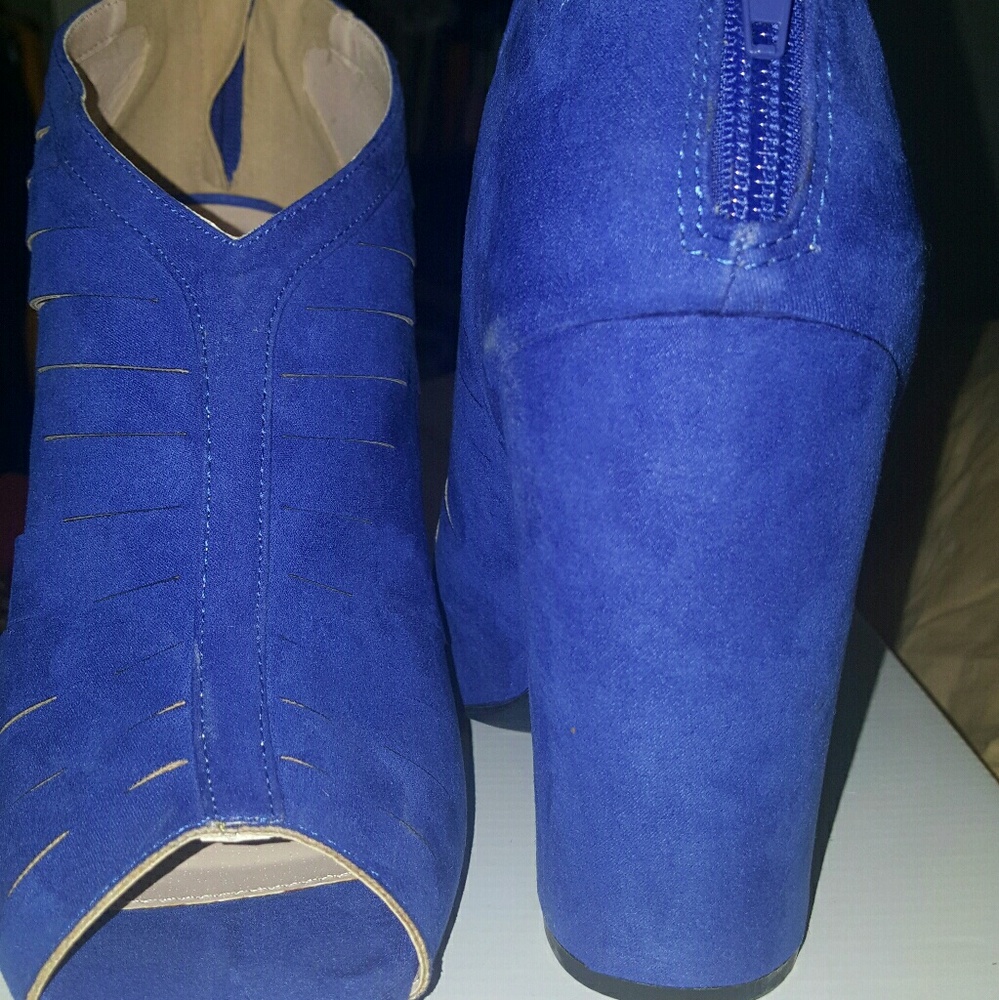 Ashley stewart Blue suede booties. NIB never worn
