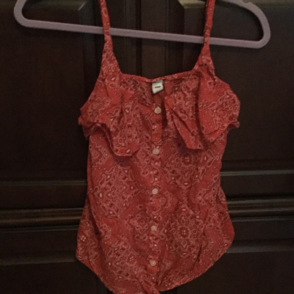Cotton light weight red bandanna print top..