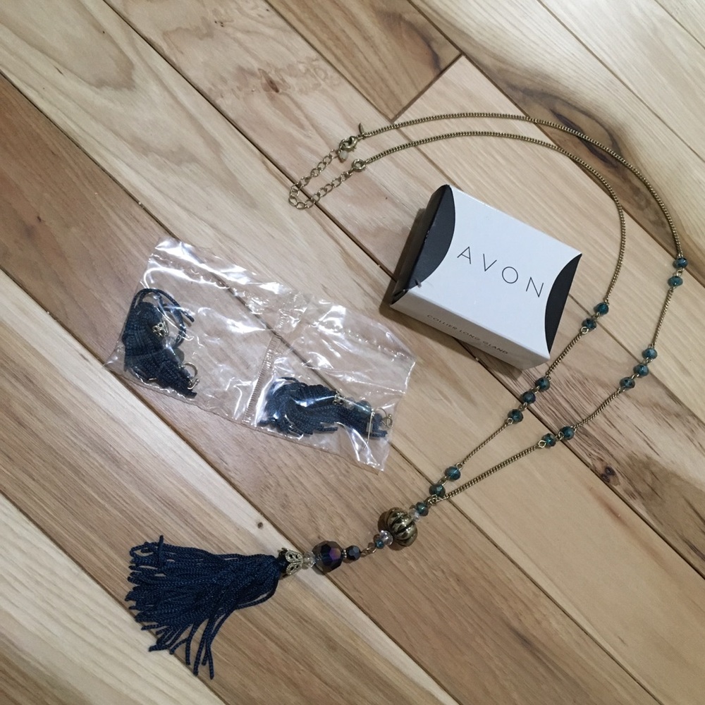 Avon Long Tassel Necklace & Earrings Set