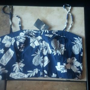 Hollister summer top