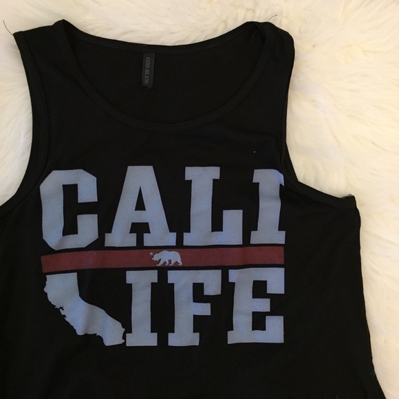 •LAST ONE• Cali Life Fringe Crop Top - Picture 3 of 6