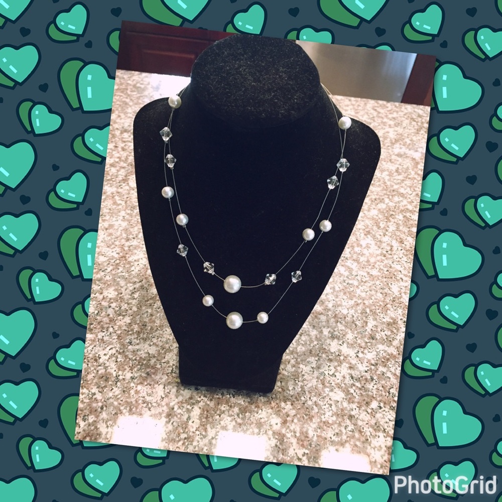 Two strands pearl necklace