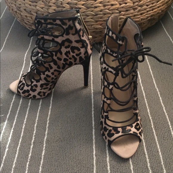 ❌SOLD❌Zara Leopard Print Ankle Bootie Sandal 6.5 - Picture 1 of 4