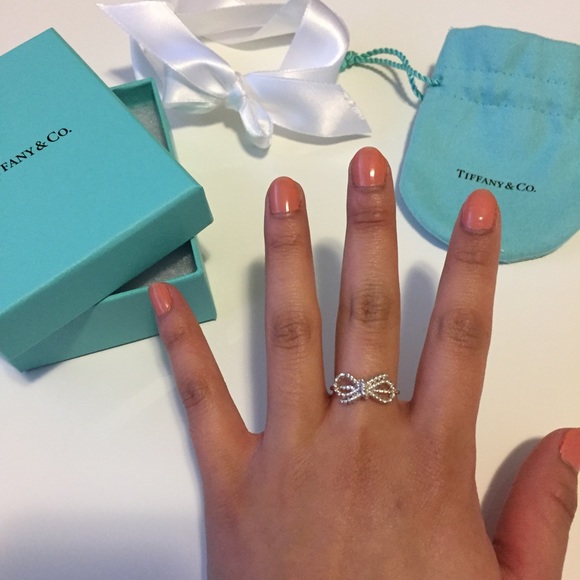 🎉SALE: Tiffany & Co. Twist Bow Ring NIB - Picture 3 of 6