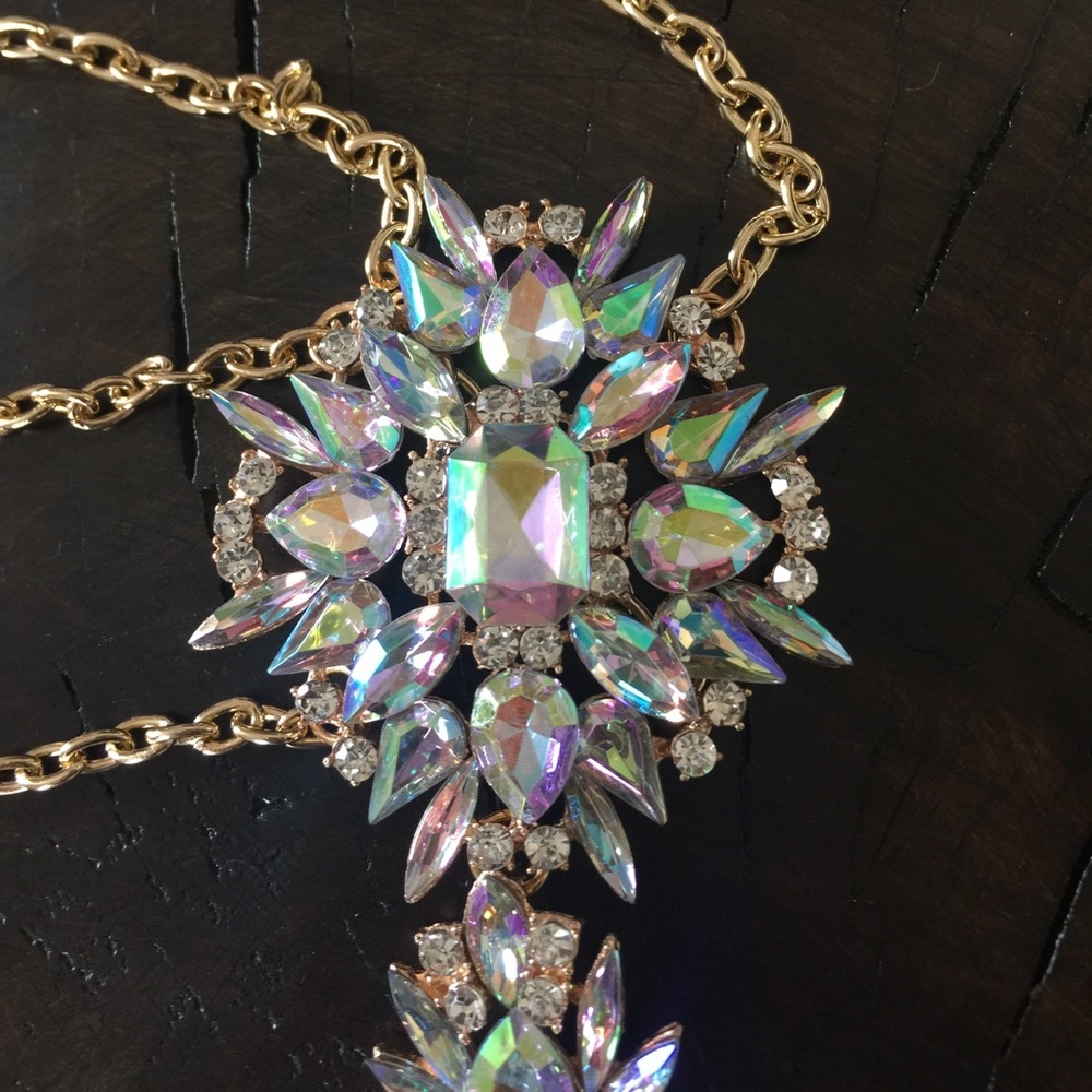 Dramatic Crystal Statement Body Jewelry - Picture 6 of 7