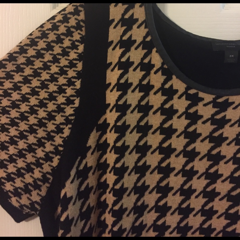 Houndstooth Short Sleeve Sweater with leather trim
