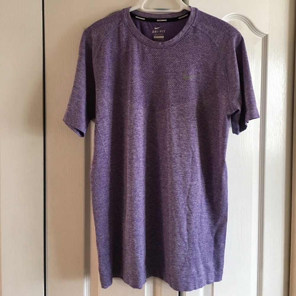 Nike Dri Fit Knit purple large short sleeve shirt