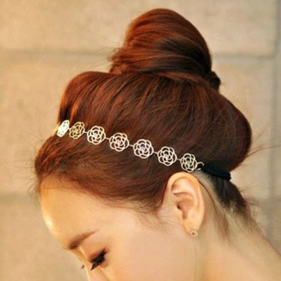 ✨HP!✨ Gold Flower Metal Headband - Picture 5 of 5