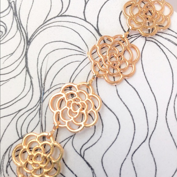 ✨HP!✨ Gold Flower Metal Headband - Picture 3 of 5