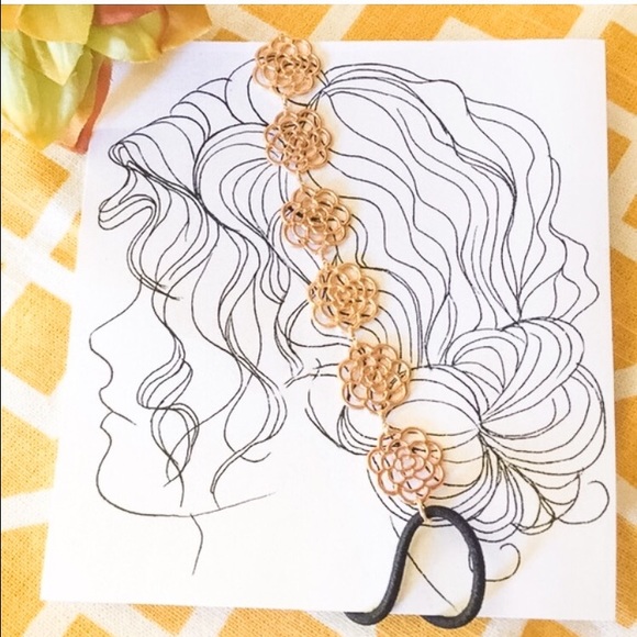 ✨HP!✨ Gold Flower Metal Headband - Picture 2 of 5