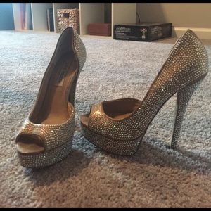 Nude/bling Steve Madden Heels
