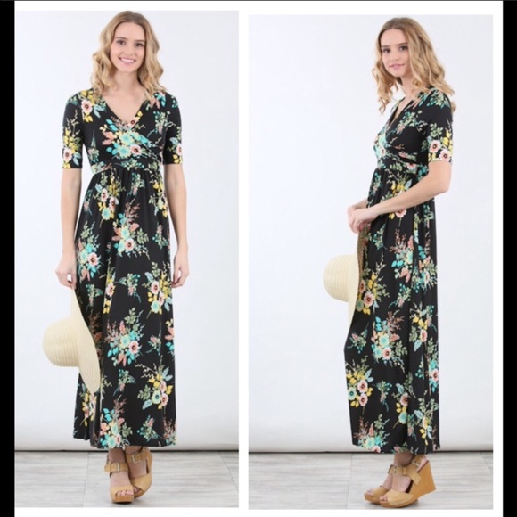 ✨LAST ONE ✨Gorgeous Wrap black floral front dress - Picture 6 of 6