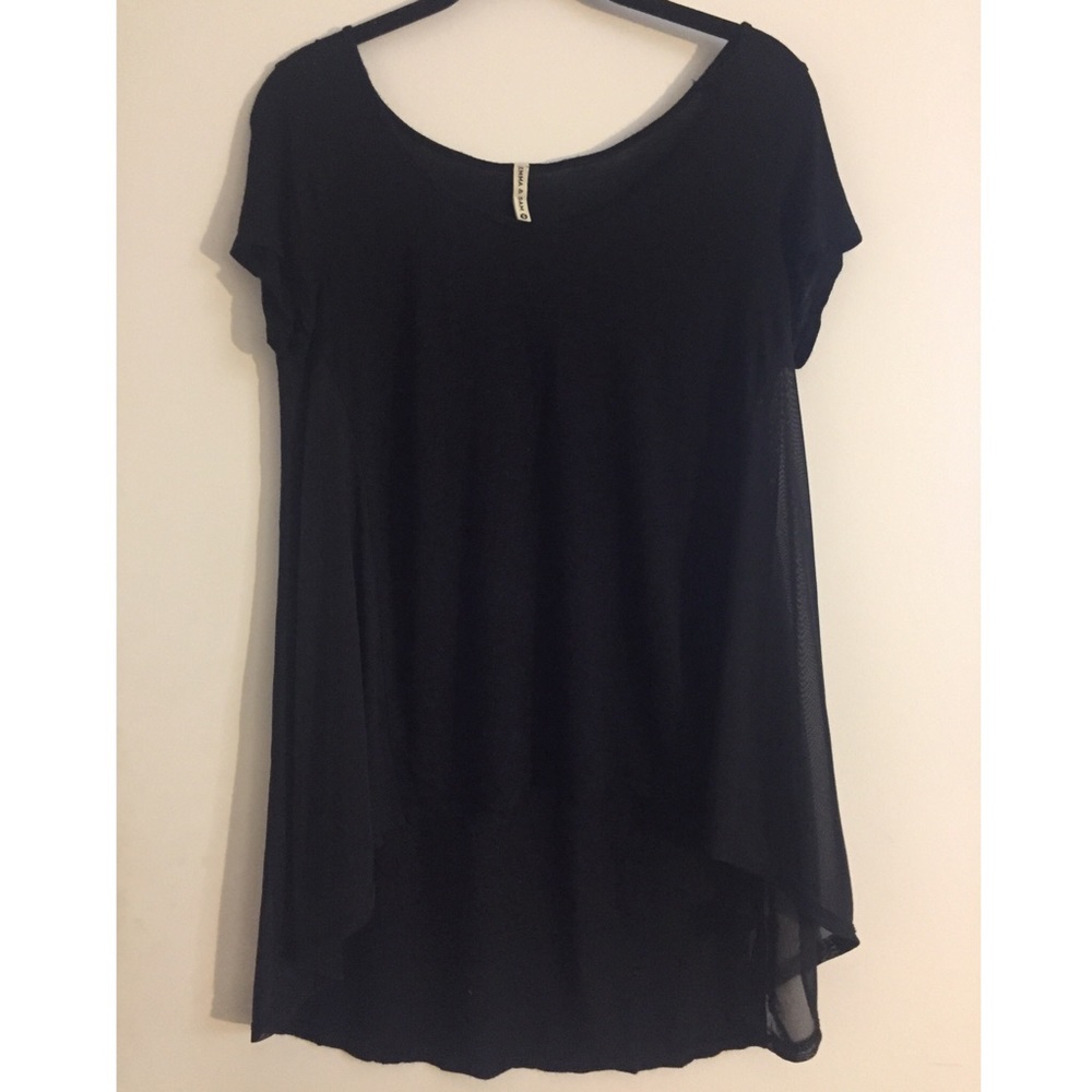 Black high low tee