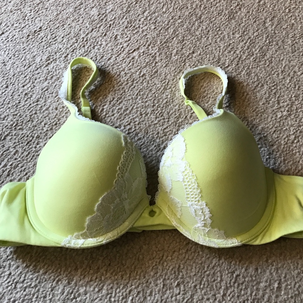 Victoria's Secret Body by Victoria push-up 34B bra