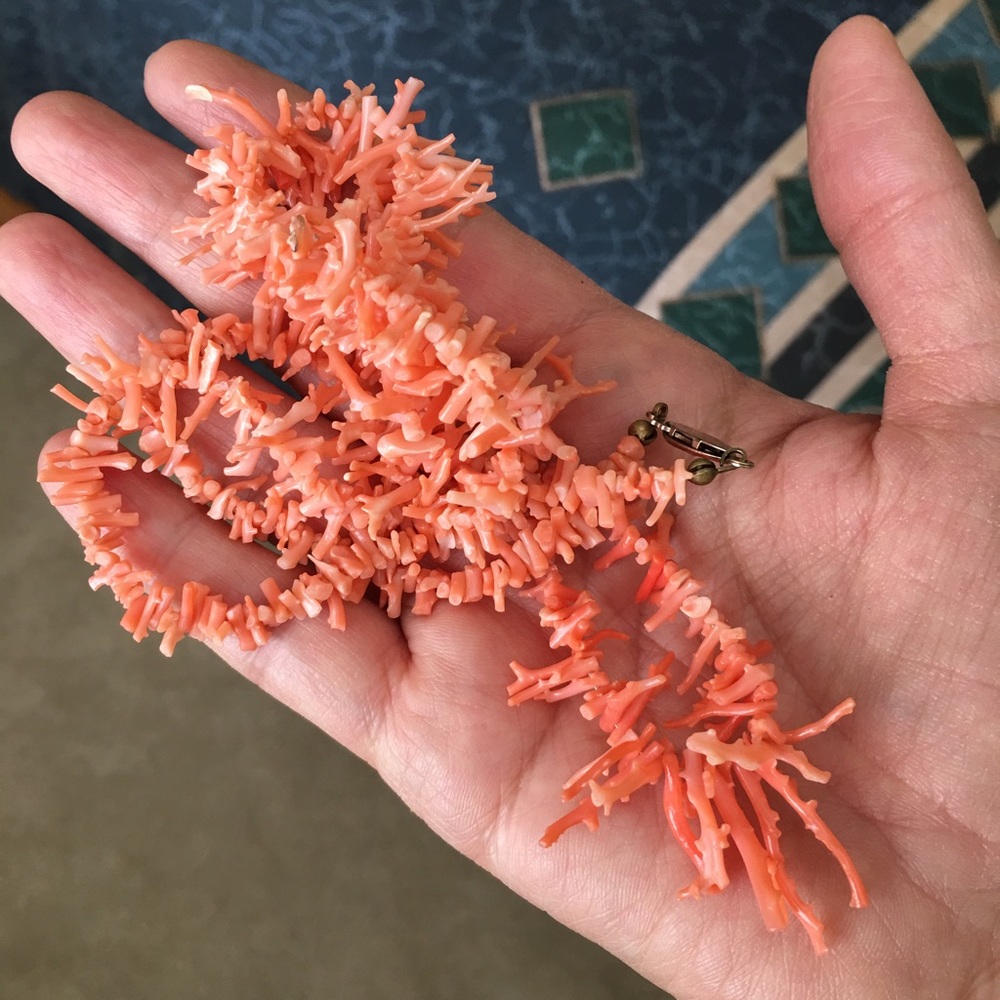 Genuine salmon branch coral long necklace - Picture 3 of 8