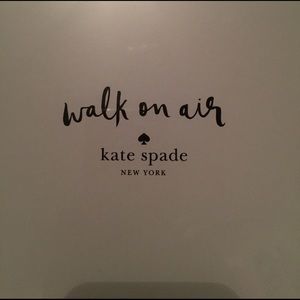 kate spade New York Walk on Air Gift Set