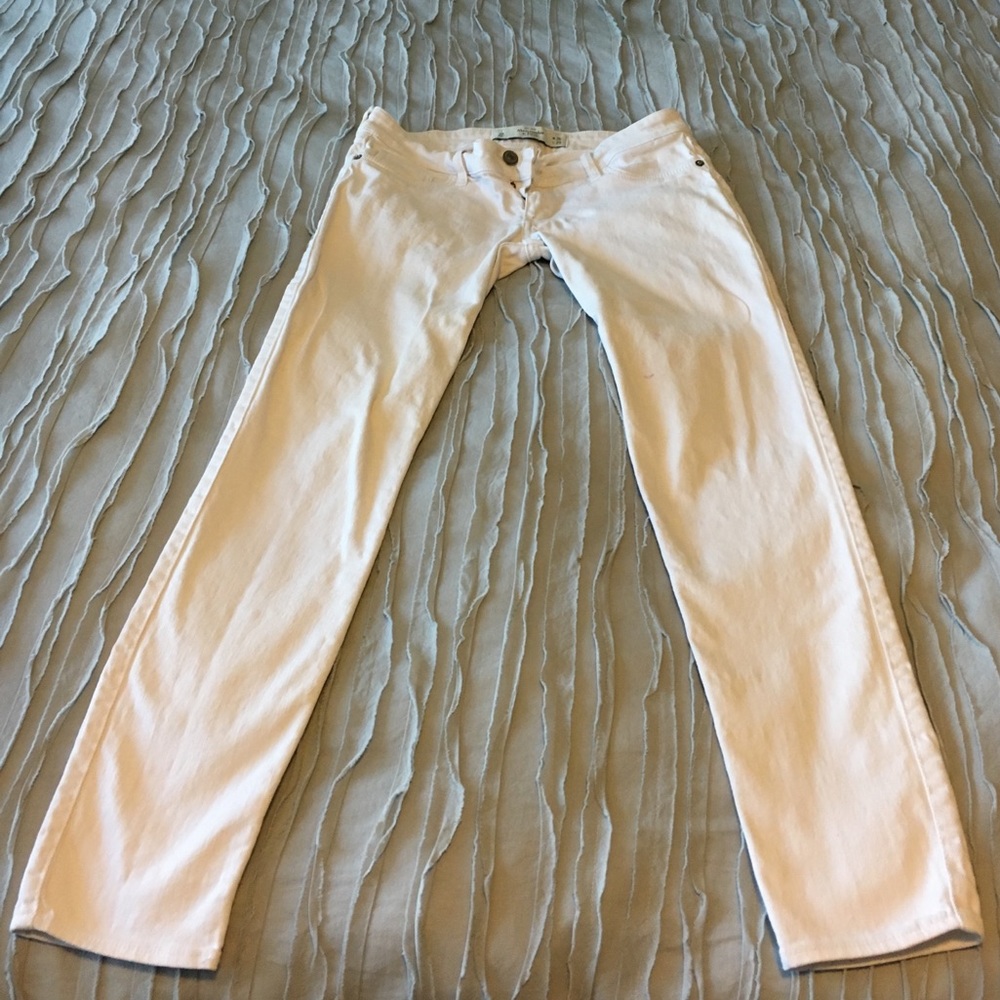 Abercrombie & Fitch White fitted Capri jeans