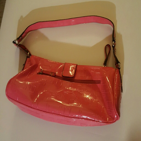 Guess bag hot pink, great shoulder bag small size - Picture 2 of 4