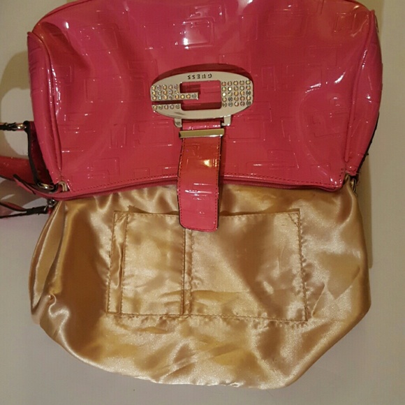 Guess bag hot pink, great shoulder bag small size - Picture 4 of 4