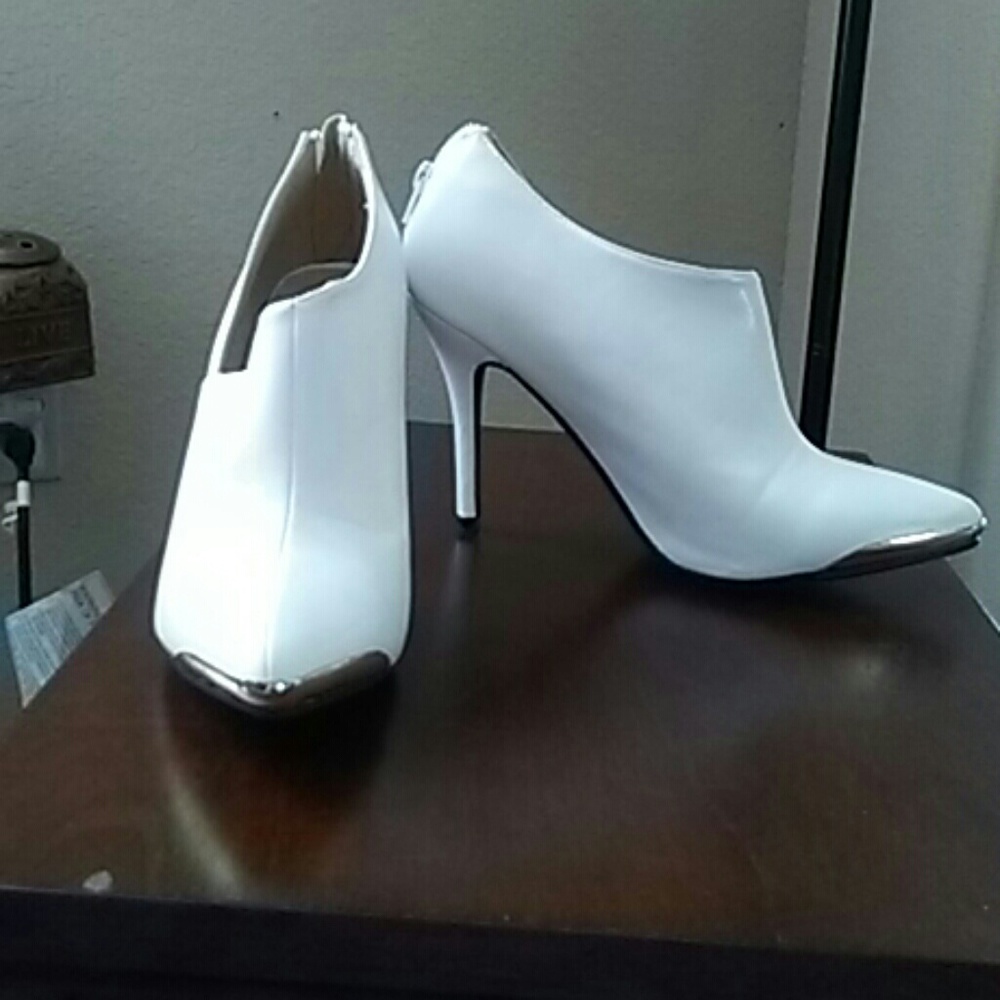5 inch White leather boot cut shoes