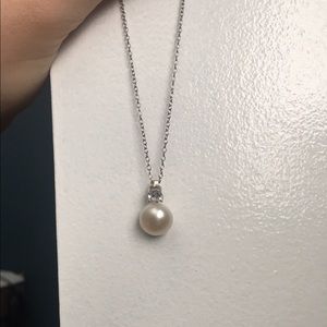 Gorgeous pearl and diamond necklace!!